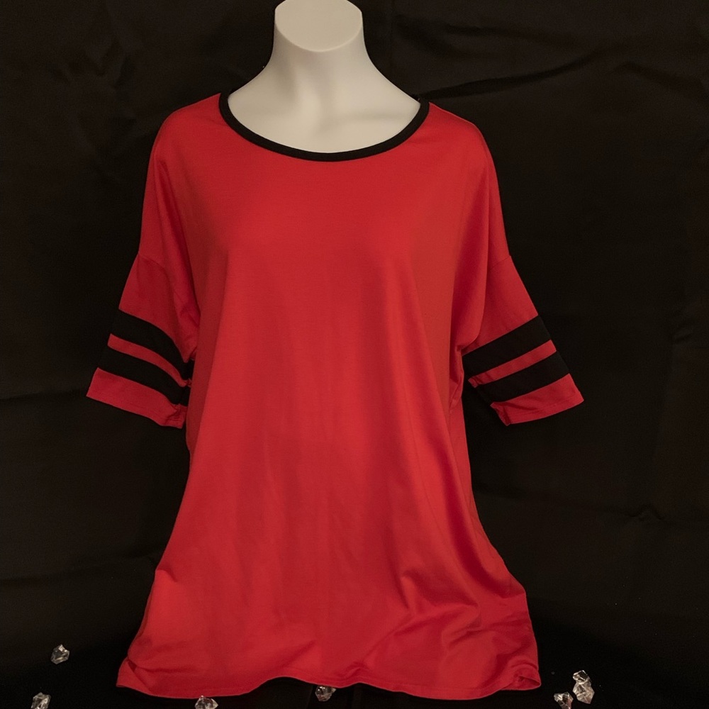 ♥️LulaRoe tee